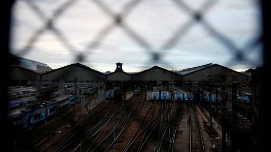 3 جرحى إثر خروج قطار عن سكته في السويد