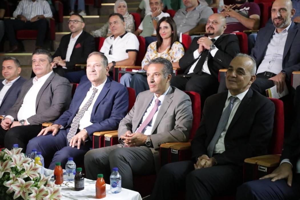 السياحة تنظم يوم عمل توعوي لتعريف الطلبة بفرص العمل المتاحة بالقطاع السياحي  ...صور