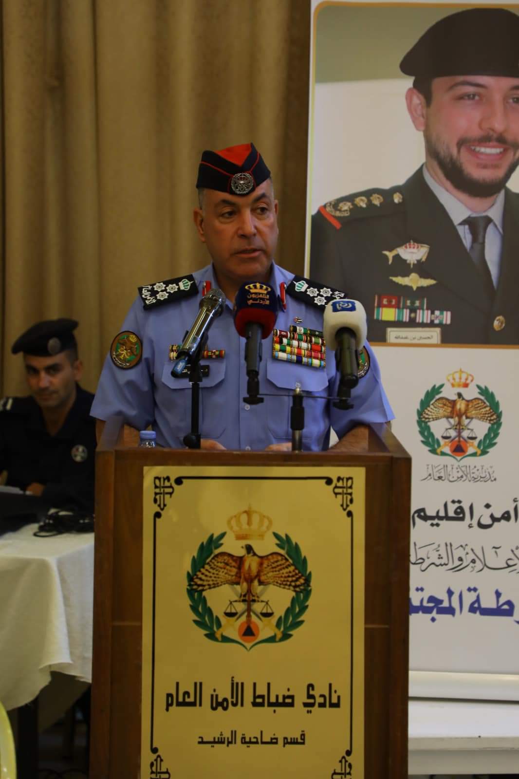 مديرية الامن العام  تنظم ورشة عمل لتطوير مجالس الأمن المحلية في إقليم الوسط...صور
