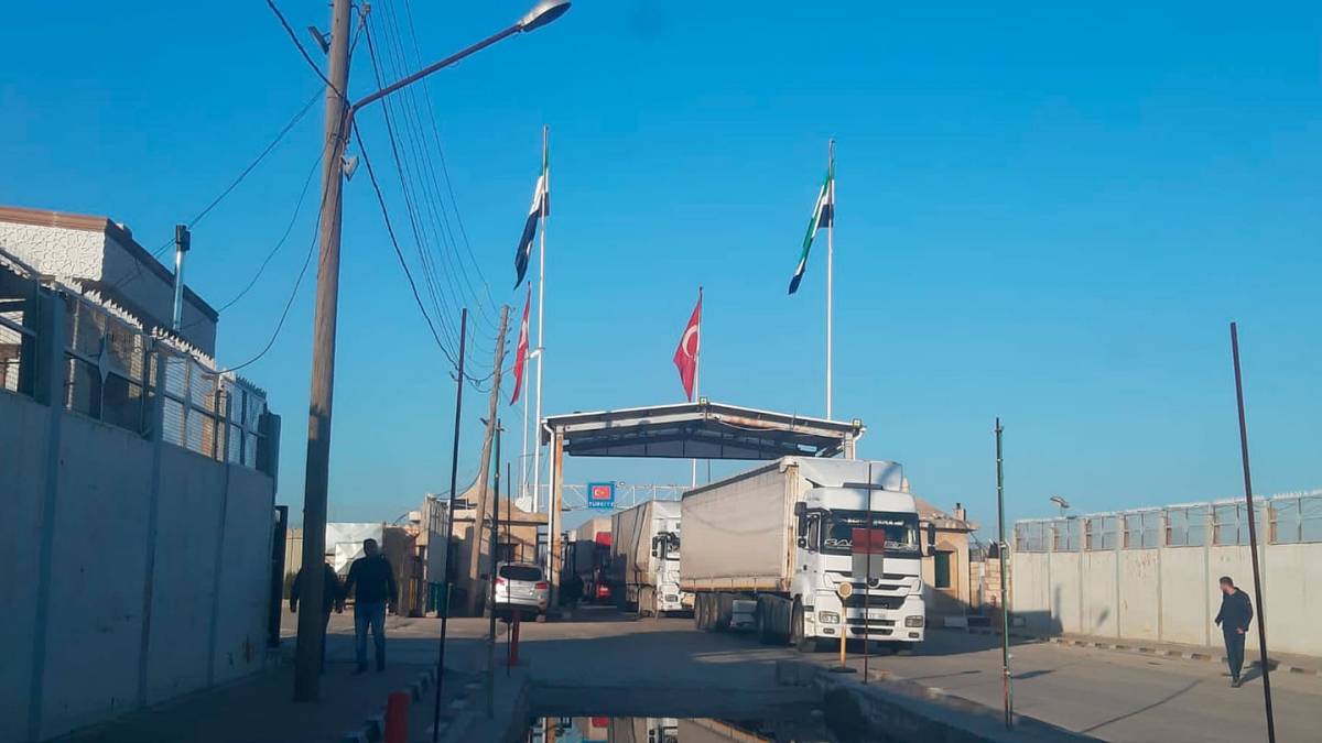 لـ3 أشهر.. سوريا تمدد السماح بإدخال مساعدات أممية عبر معبرين