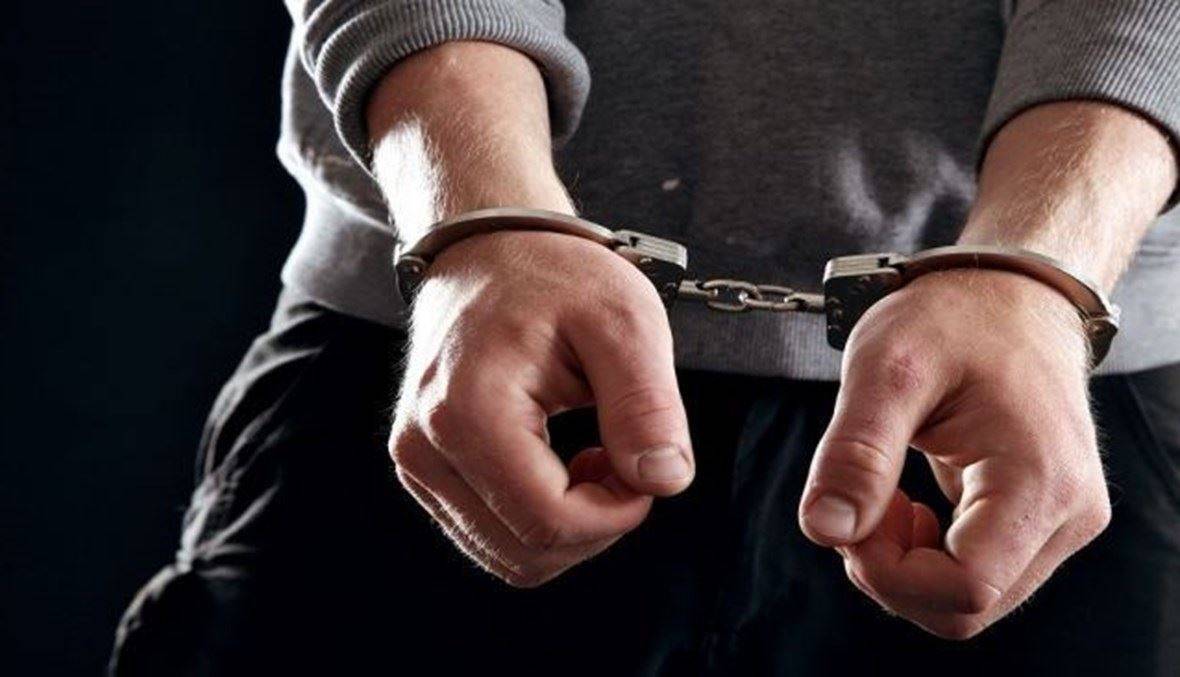 توقيف شخص لمدة 14 يوم بعد ضبطه يقود مركبتة بدون الجلوس على المقعد
