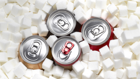 دراسة: شرب عبوة واحدة فقط من الصودا السكرية يوميا قد يزيد خطر الإصابة بسرطان مزمن