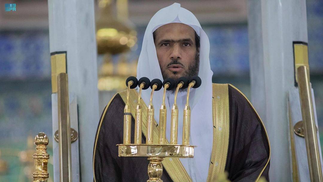 إمام المسجد النبوي: من الزلل التمرُّد على منصب القوامة بالأسرة ومنازعة الرجل ما كلفه الله به