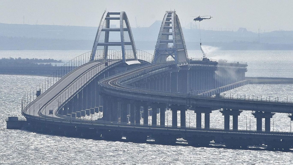روسيا تعلن إسقاط صاروخين أوكرانيين استهدفا جسر القرم
