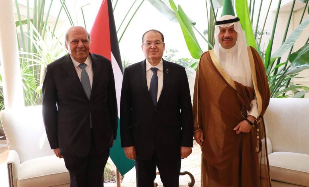 السديري يقيم حفل غداء لمستشار الرئيس الفلسطيني