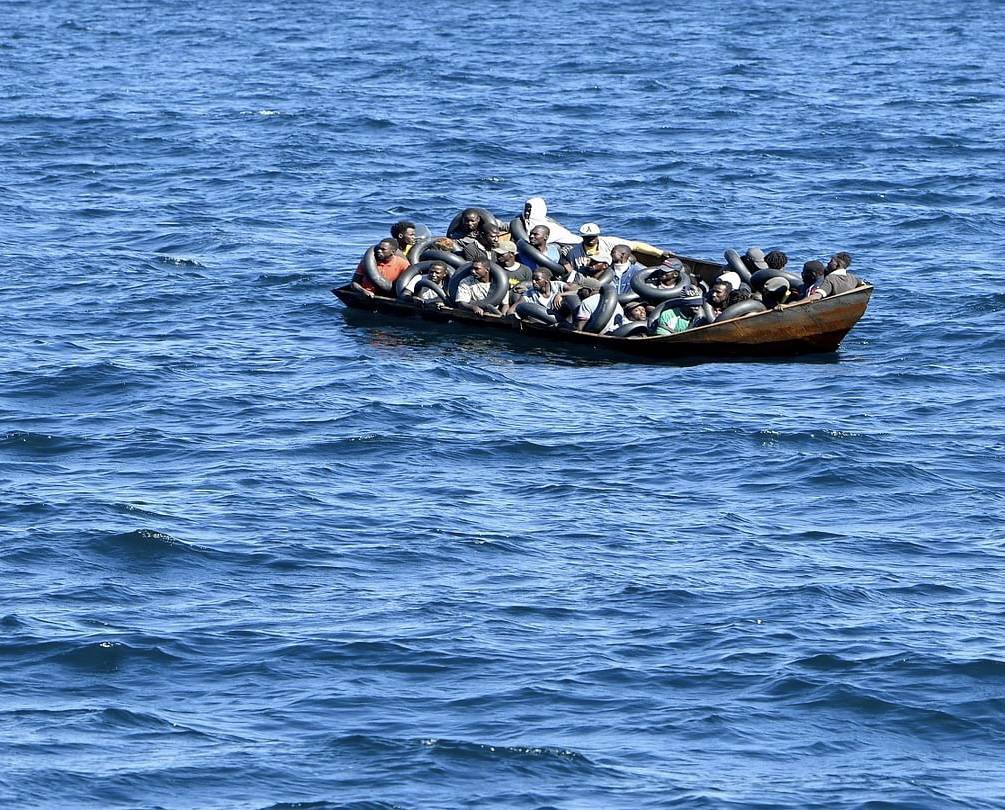 مقتل مهاجرين تونسيين وفقدان 5 في غرق مركب قبالة قابس