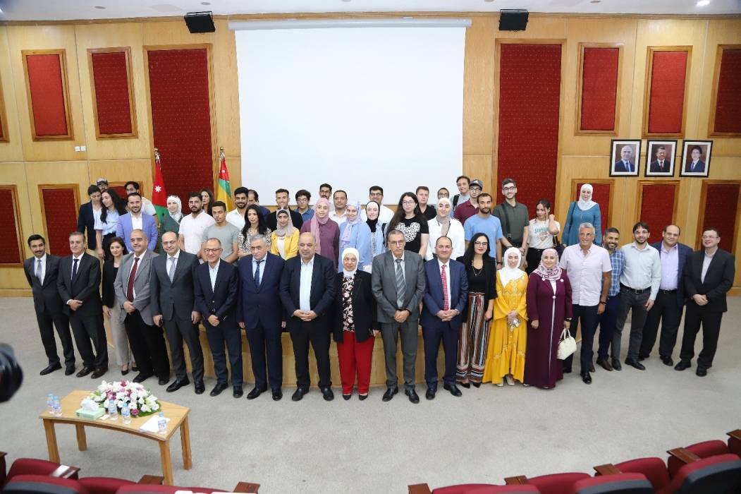 الاقتصاد الرقمي تطلق برنامجا لتمكين الشباب في الجامعات