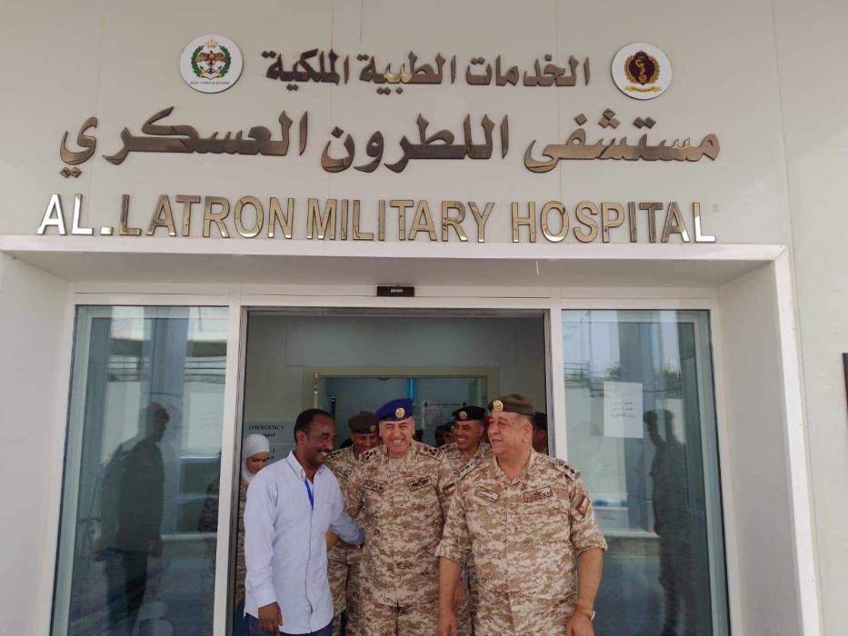 المفتش العام للقوات المسلحة يتفقد مستشفى اللطرون العسكري...صور