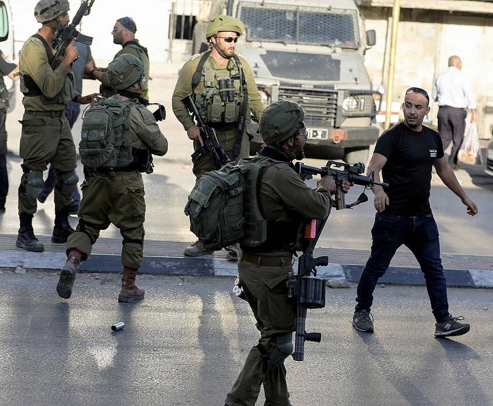 إصابات واعتقالات خلال مواجهات مع الجيش الإسرائيلي في الضفة الغربية