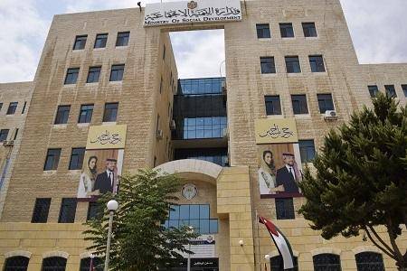 14 طالبا نجحوا بالتوجيهي في الدور التابعة للتنمية