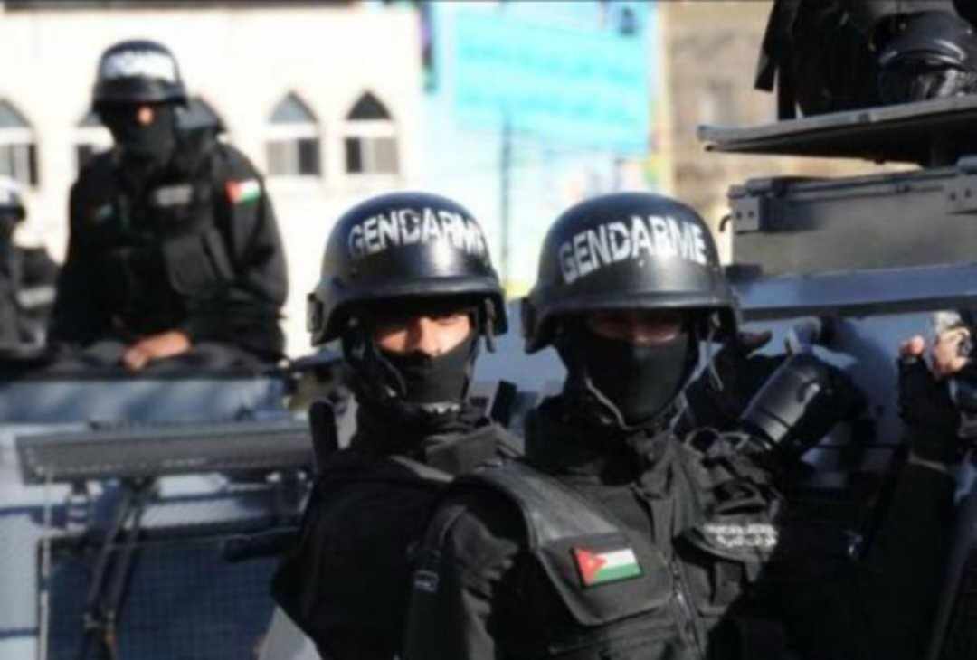 لامن العام :مداهمة وإلقاء القبض على مصنف بالخطر جداً ومن أكثر تجّار المخدرات نشاطاً في البادية الجنوبية