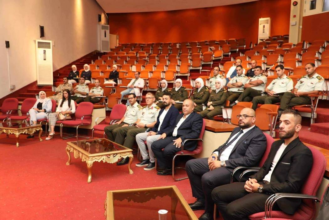 وحدة الجروح المزمنة والفتحات الجانبية تقيم ورشة في الخدمات الطبية الملكية ...صور