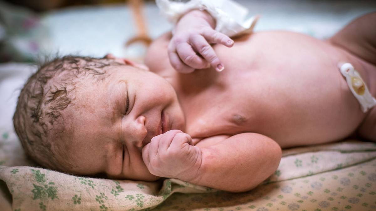 بريطانيا.. انخفاض عدد المواليد في إنجلترا وويلز لأدنى مستوى