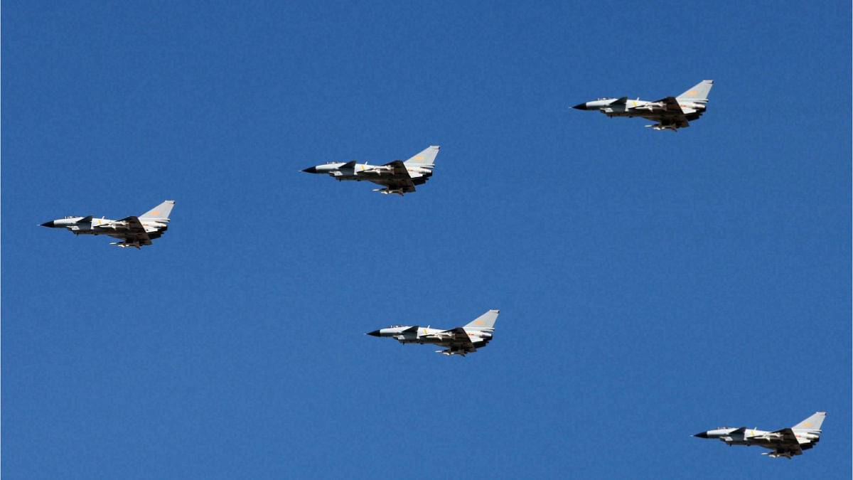 25 مقاتلة صينية عبرت خط الوسط لمضيق تايوان