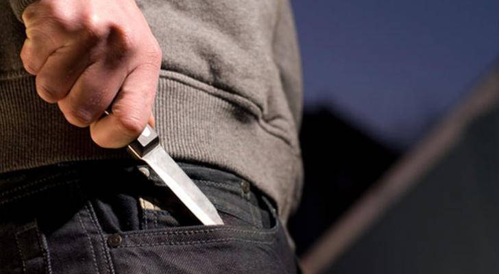 طعن شخصين وإصابة ثالث بالرأس بمشاجرة في طبربور