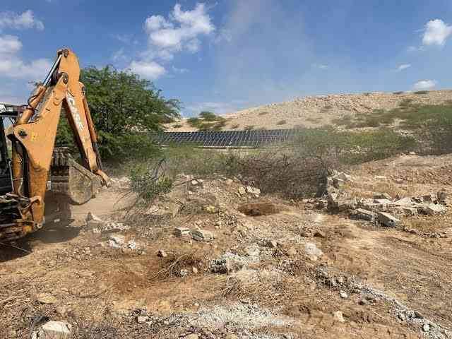 سلطة وادي الأردن تزيل اعتداءات زراعية مخالفة في مثلث العارضة