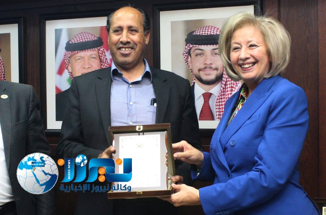 وزيرة الثقافة تكرم وكالة نيروز الإخبارية  ...صور
