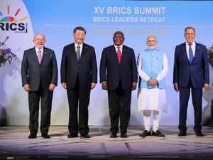 قمة بريكس تكشف انقسامات بشأن ضم دول جديدة والتخلي عن الدولار