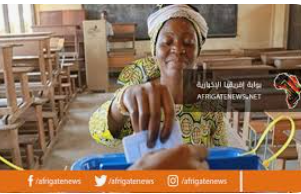 ناخبو زيمبابوي يدلون بأصواتهم في الانتخابات الرئاسية