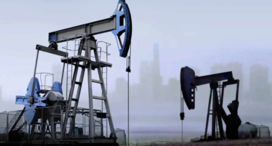 Oil prices fall amidst declining demand from China