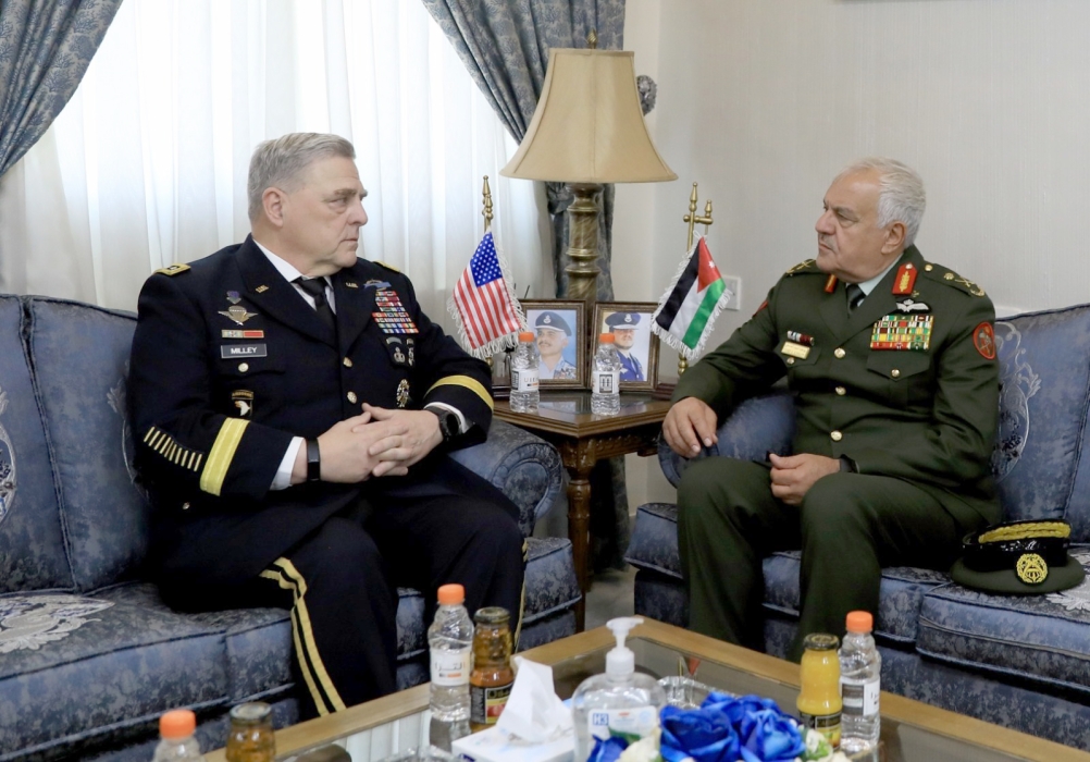 Army chief meets US counterpart