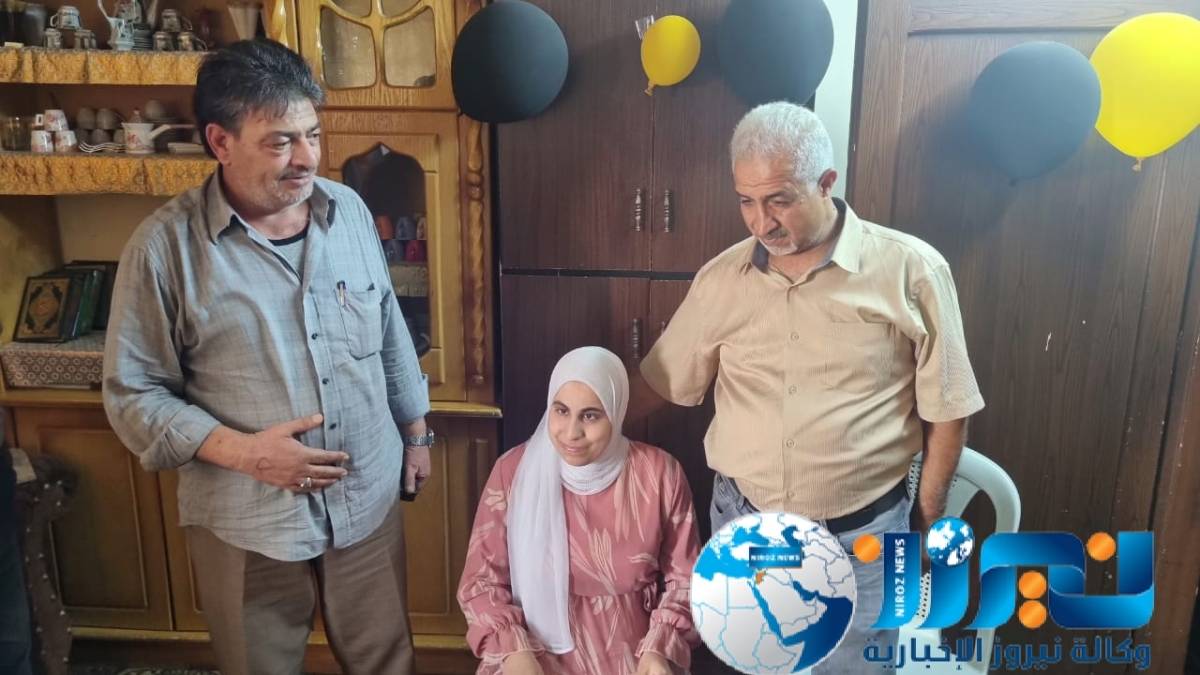 وفدًا من هيئة شباب منطقة المنارة برئاسة الجبور يزور الطالبة يقين الحاصلة على  99 في الثانوية