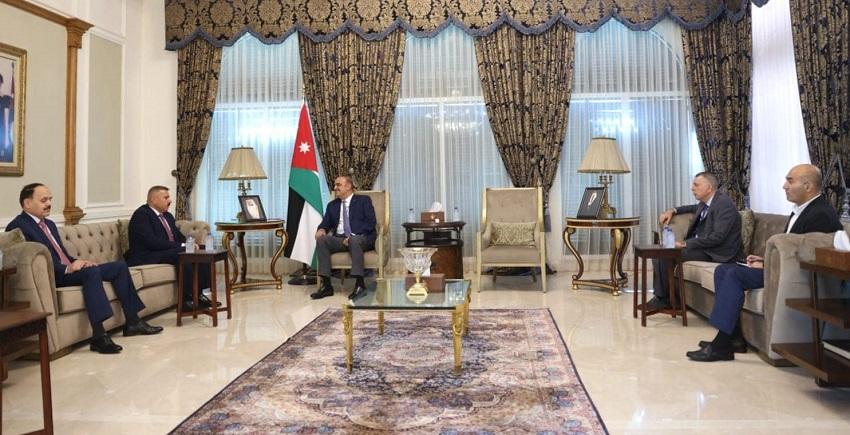 الخصاونة يؤكد أهمية تدعيم التعاون الثلاثي مع العراق ومصر
