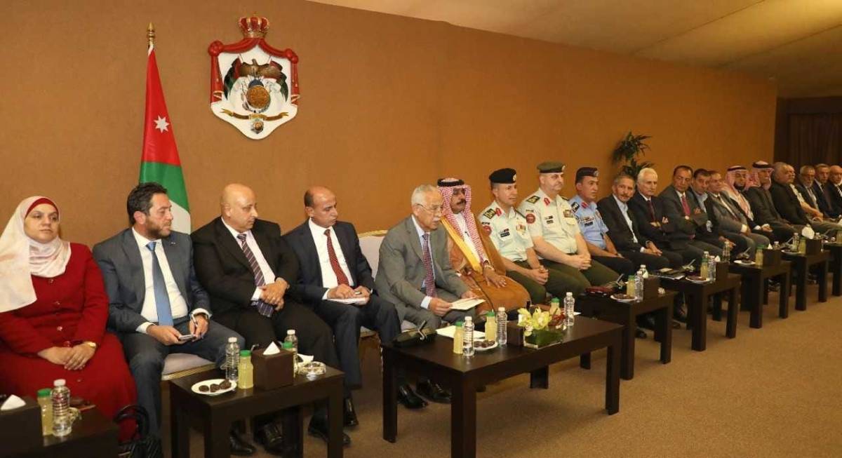 بتوجيهات ملكية.. العيسوي يلتقي وجهاء وممثلي محافظة عجلون لمتابعة مطالبهم واحتياجاتهم