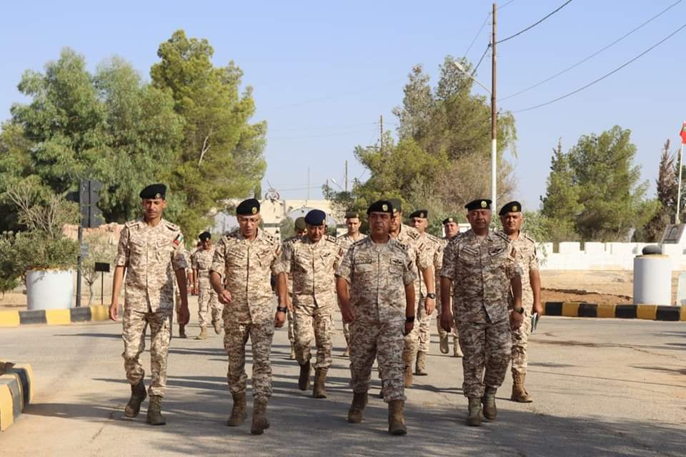 السواعير  يزور كتيبة المدرعات٢ الملكية...صور
