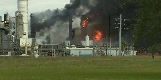 حريق هائل في مصفاة تكرير نفط بولاية لويزيانا الأمريكية