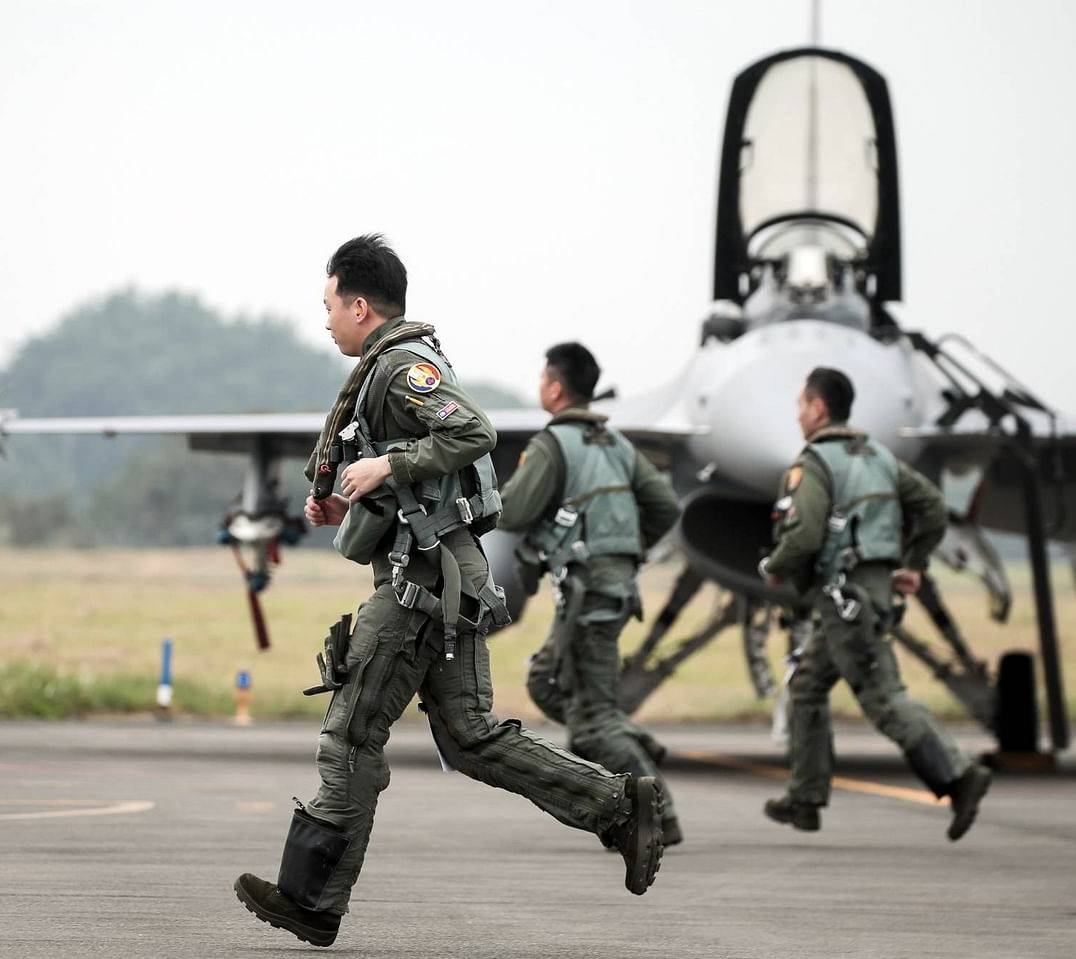 تايوان: 20 طائرة صينية دخلت منطقة دفاعنا الجوي