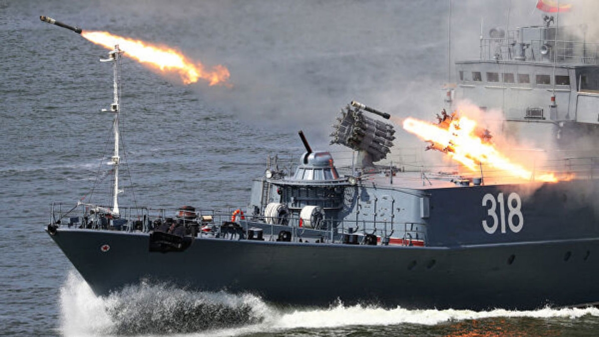 روسيا تجري تدريبات في بحر بارنتس على التصدي للسفن