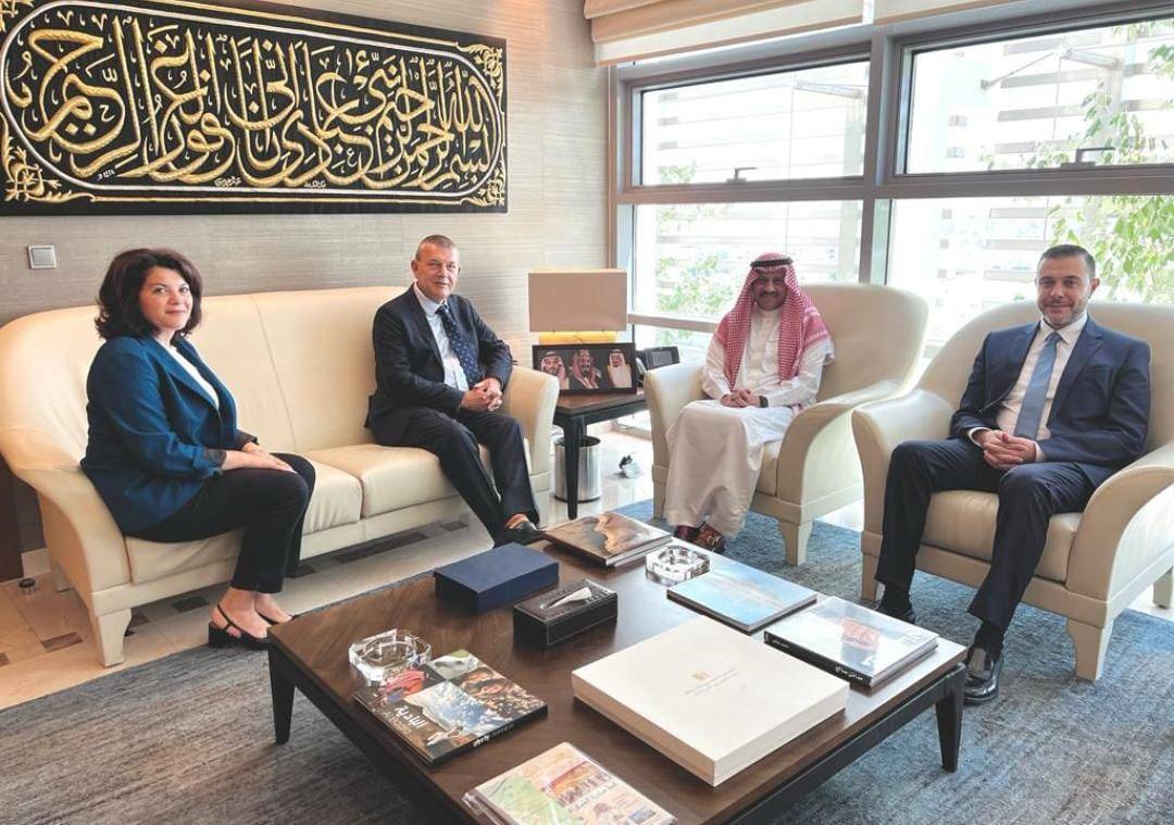 السديري يلتقي المفوض العام لوكالة الأمم المتحدة لإغاثة وتشغيل اللاجئين الفلسطينيين في عمان