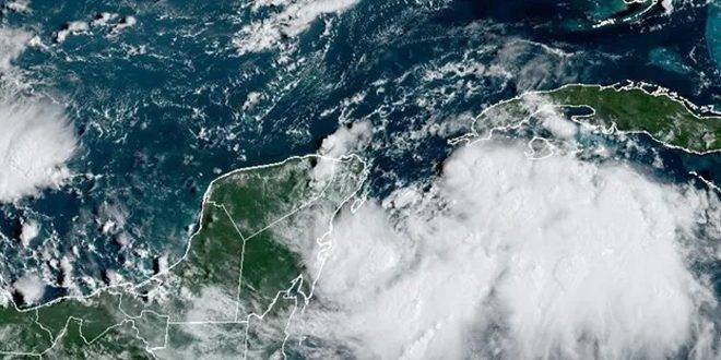 العاصفة المدارية إداليا تقترب من ولاية فلوريدا الأمريكية