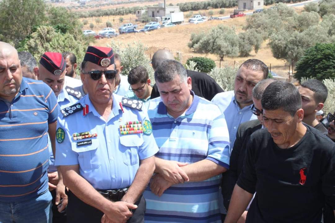العميد الكساسبة يشارك في تشييـع جثمـان النقيب  رضوان احمد  الصبح..صور
