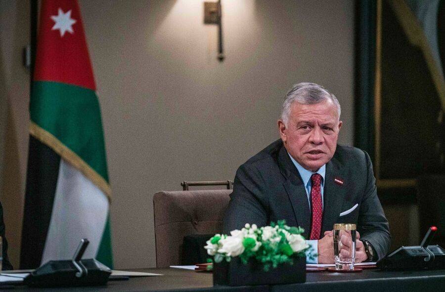 الملك يدعو لتشديد الرقابة في الأماكن العامة لمكافحة التدخين