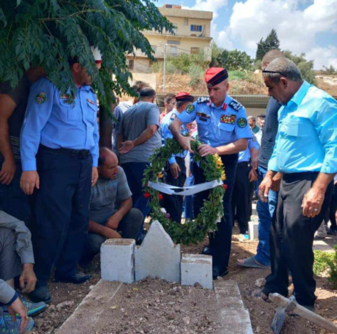 العميد العوران يشارك في تشييع جثمان العقيد سميح سعيد القرعان...صور