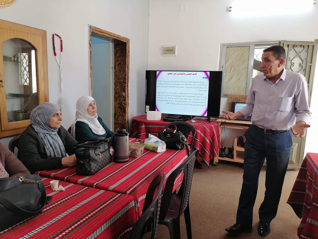 جمعية النشمية لتنمية المرأة والطفل الخيرية تقيم جلسة توعوية بعنوان الدعم النفسي والاجتماعي للطفل المعاق وأسرته