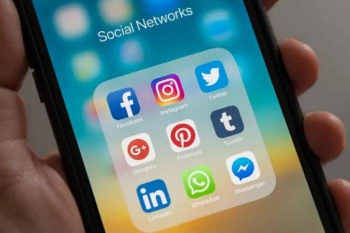 بعد اقرار قانون الجرائم الالكترونية .. ترقب للمشهد وتخوف يسوده الصمت بين مستخدمي مواقع التواصل الاجتماعي