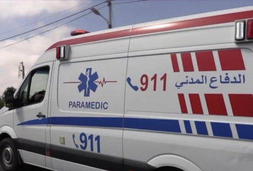 إصابتان بتصادم شاحنة مع مركبة متوقفة على شارع الـ 100