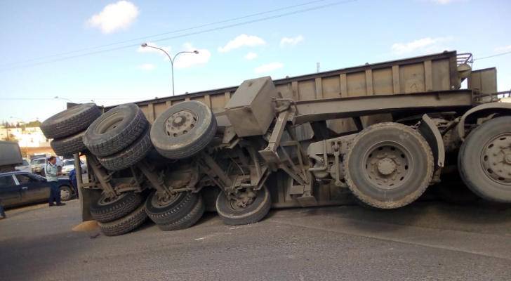 تحويل السير على الطريق الصحراوي باتجاه العقبة  تفاصيل