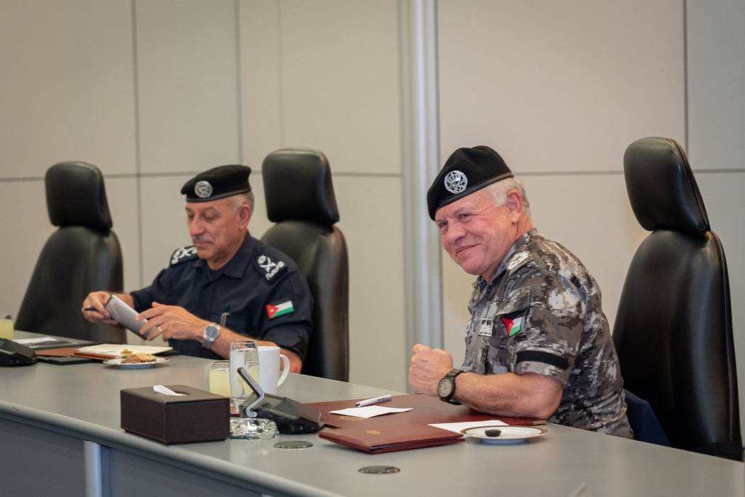 بالصور  الملك يزور قيادة قوات الدرك