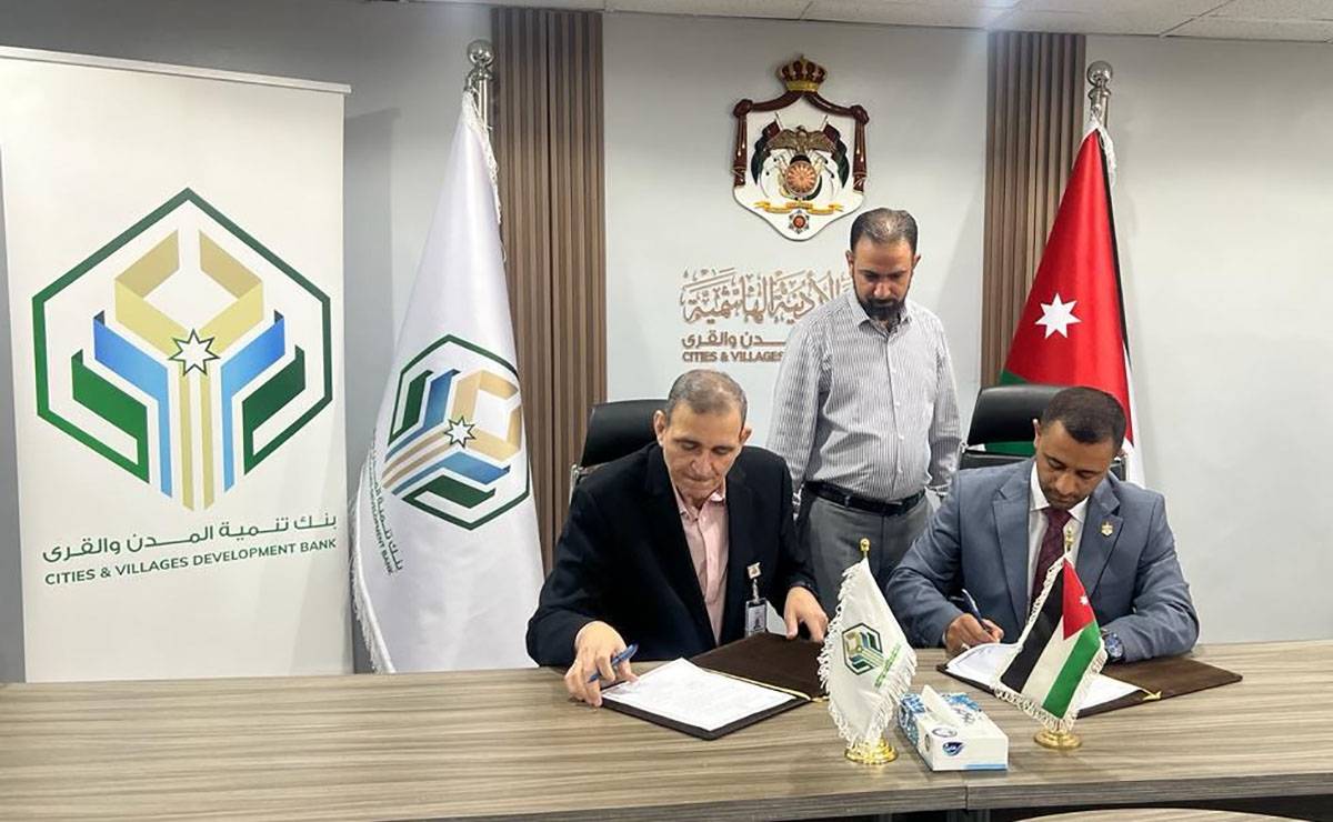 المدن والقرى وبلدية مؤاب يوقعان اتفاقية لنقل الطاقة الكهربائية