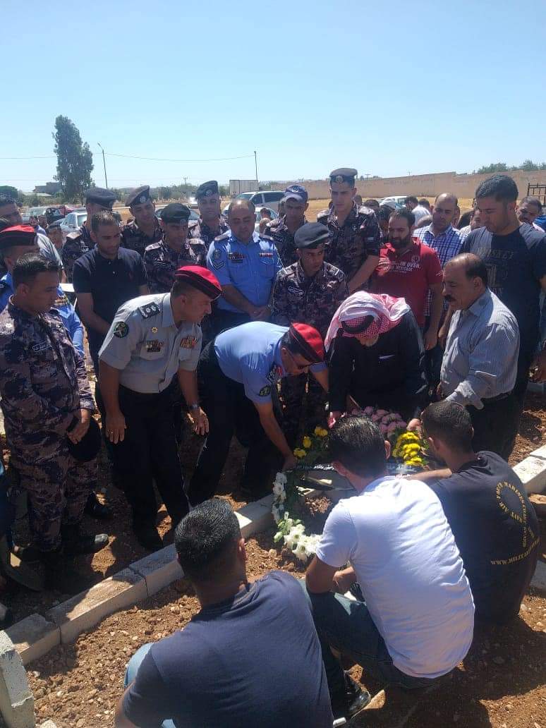 العميد عمر الكساسبة يشارك في تشييع جثمان الوكيل  ماهر  أحمد يعقوب ...صور