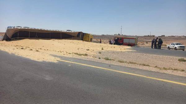 وفاة بتدهور مركبة على طريق إربد وانقلاب شاحنة على الصحراوي