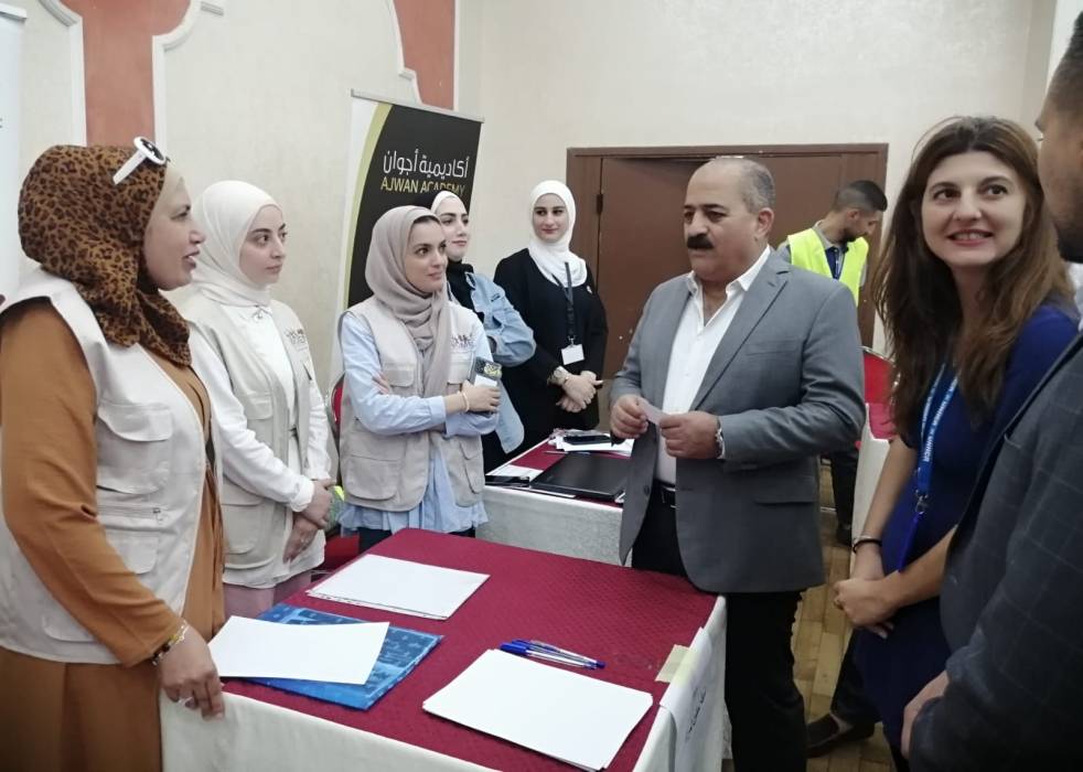 محافظ اربد العتوم : الأيام الوظيفية تسهم بشكل كبير في توفير الوقت والجهد على الشباب الباحث عن العمل