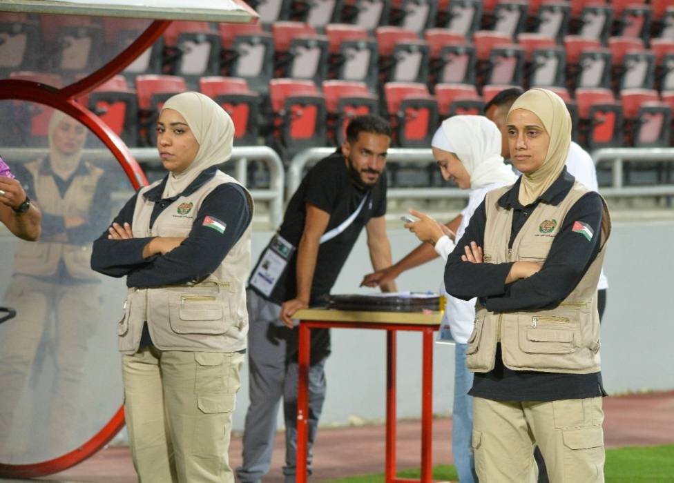 نشميات أمن الملاعب .. جاهزية عالية في ادارة بطولة السيدات بكرة القدم ...صور