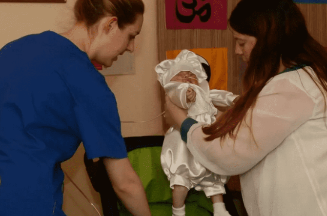 ضحية جديدة لسفاحة الأطفال في بريطانيا فضحتها صورة