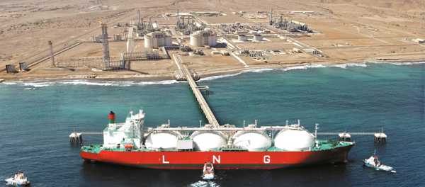 عُمان توقع 14 اتفاقية لتصدير الغاز المسال منذ بداية العام
