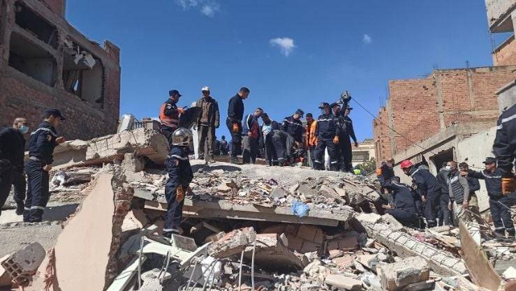 سقوط 12 مصابا في انفجار بمبنى سكني شرقي الجزائر